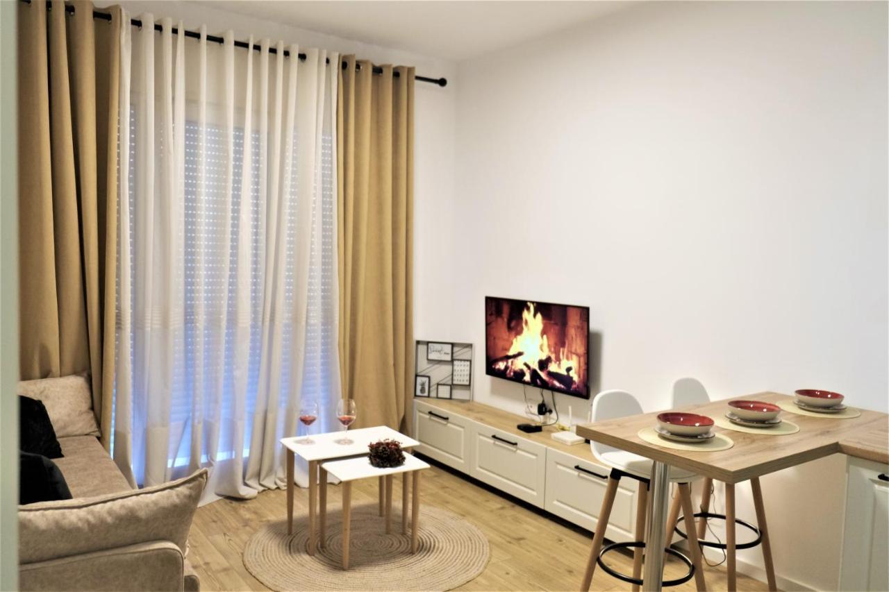 Apartment In The Heart Of Old Bazaar, Tirana - Hana Apartments Exterior photo