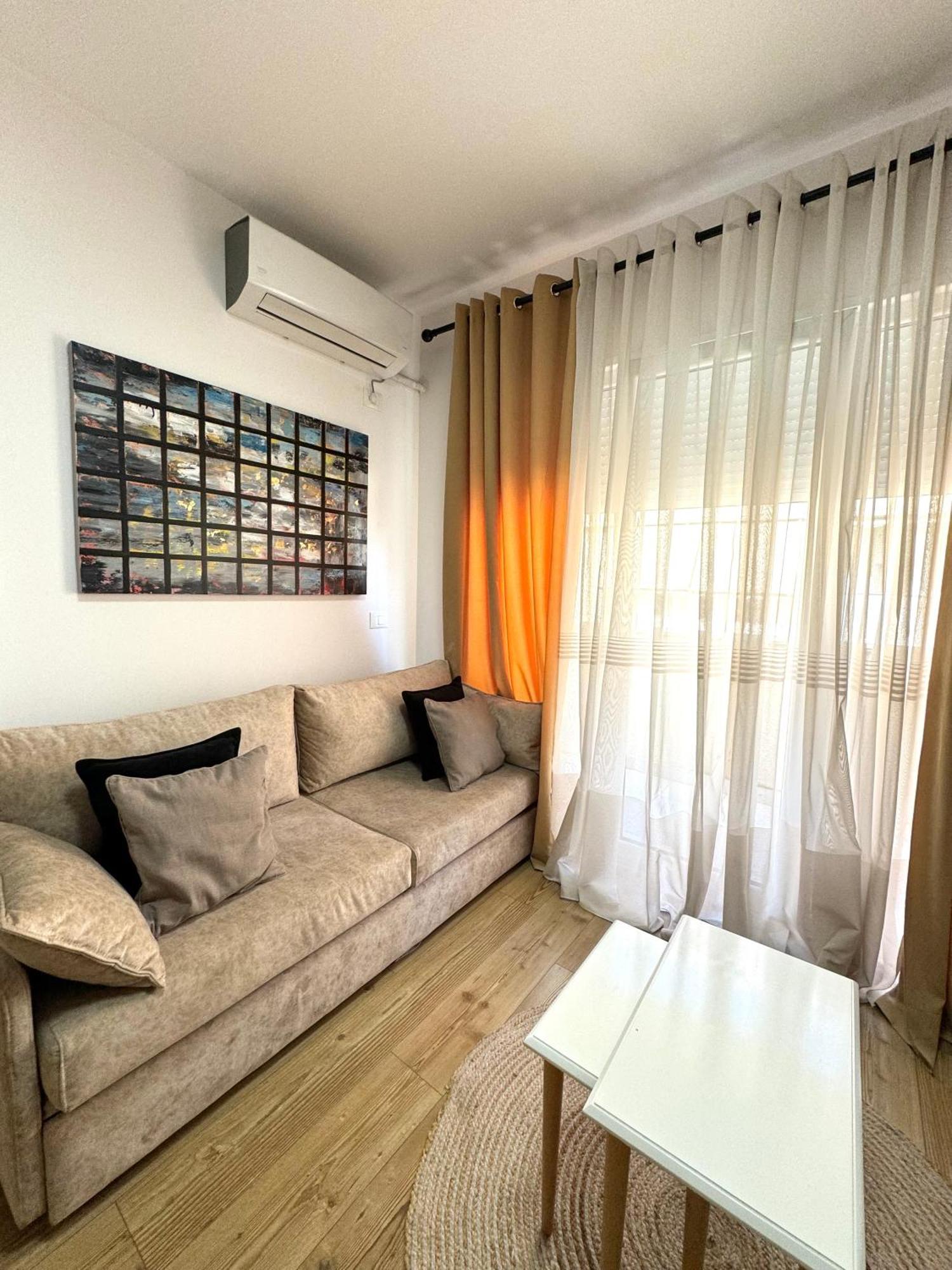 Apartment In The Heart Of Old Bazaar, Tirana - Hana Apartments Exterior photo